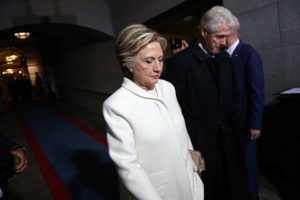 Hillary i Bill Clintonowie na uroczystym zaprzysię- żeniu Donalda Trumpa, 20 stycznia 2017 r.