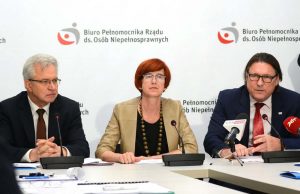 Minister Elżbieta Rafalska, Pełnomocnik Rządu ds. Osób Niepełnosprawnych Krzysztof Michałkiewicz oraz Prezes Zarządu PFRON Robert Kwiatkowski