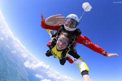 Tandemowe skoki spadochronowe – skocz i spełniaj swoje marzenia!