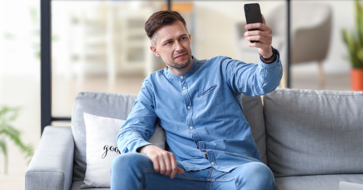 Bez wizyty w banku, bez stania w kolejce. Tak założysz konto na selfie