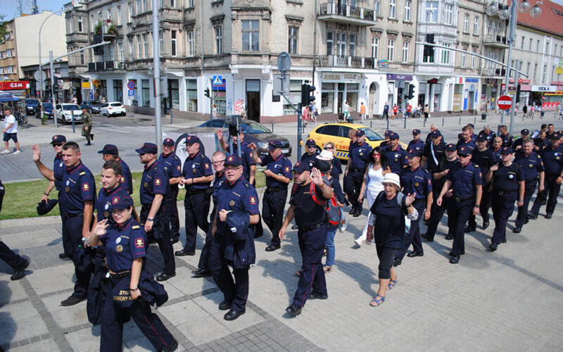 Kościół SOK-ów nie puści